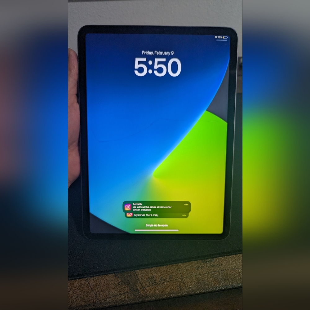 iPad Pro (3rd Gen) - Picture 3 of 4